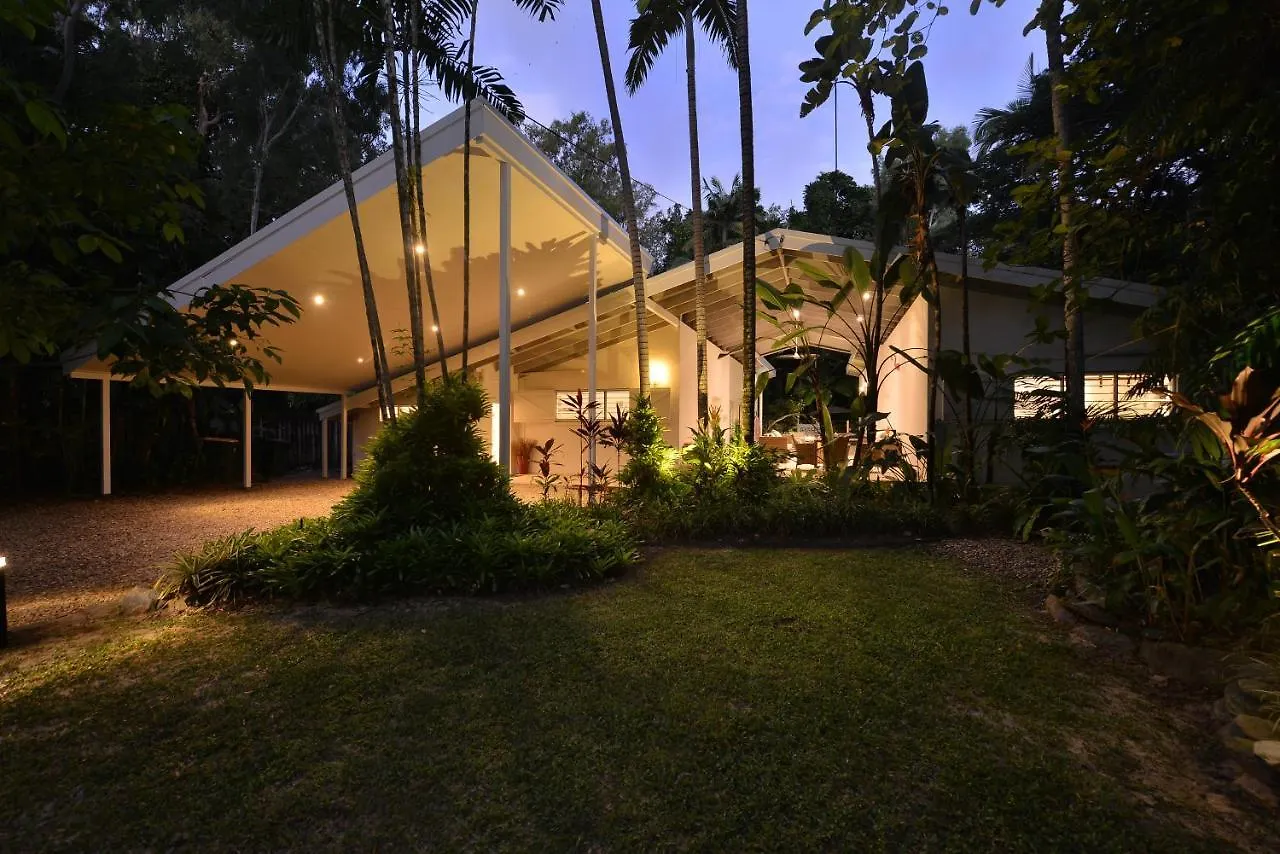 펜션 Pavilions In The Palms Heated Pool Short Path To Beach Five Bedrooms Sleeps 14 포트 더글라스 오스트레일리아
