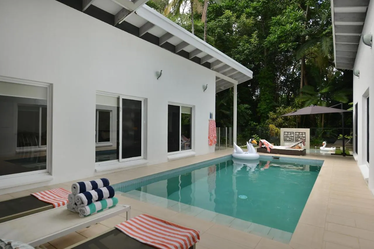 펜션 Pavilions In The Palms Heated Pool Short Path To Beach Five Bedrooms Sleeps 14 포트 더글라스
