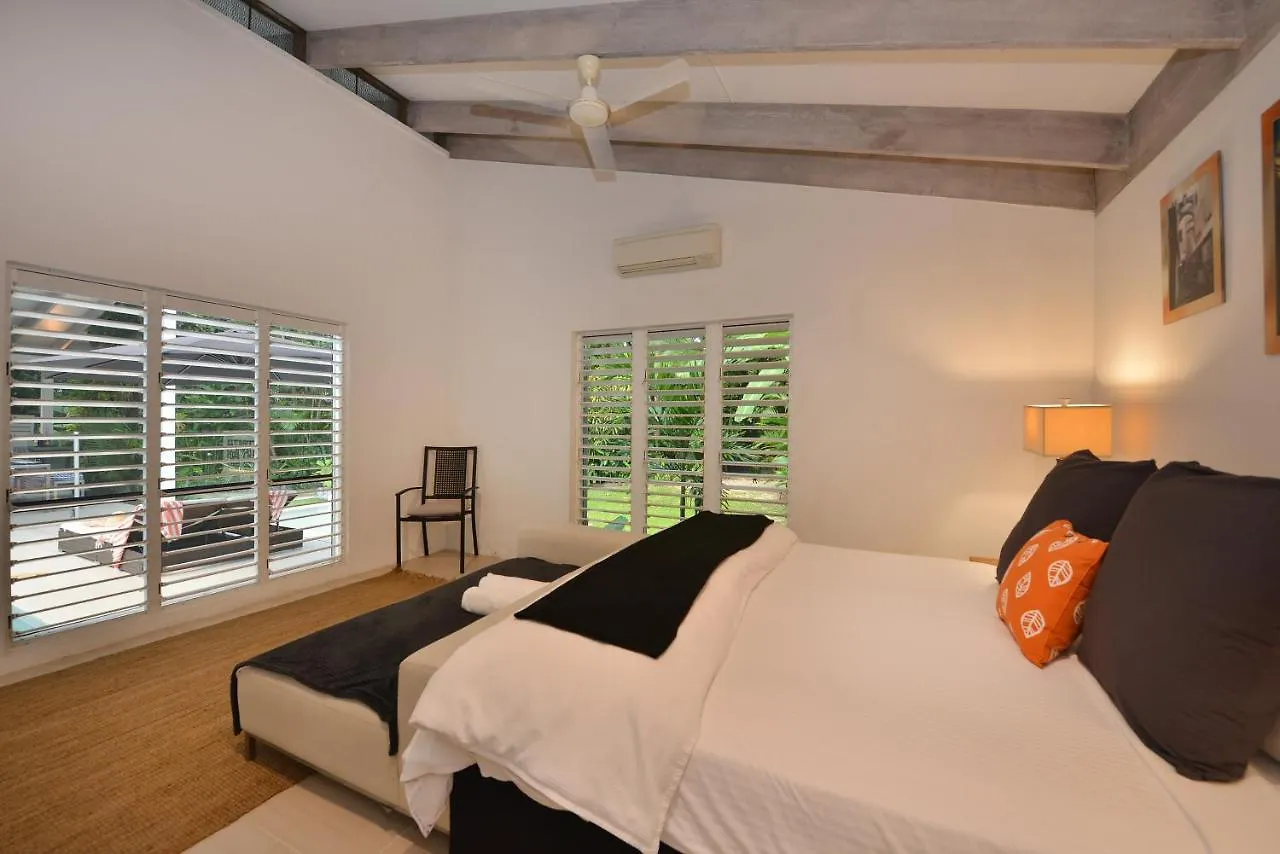 펜션 Pavilions In The Palms Heated Pool Short Path To Beach Five Bedrooms Sleeps 14 포트 더글라스 오스트레일리아