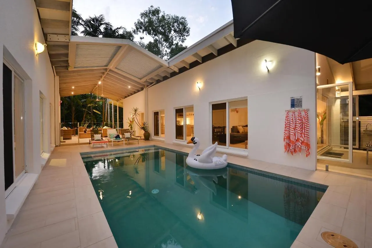 Holiday home Pavilions In The Palms Heated Pool Short Path To Beach Five Bedrooms Sleeps 14 Port Douglas
