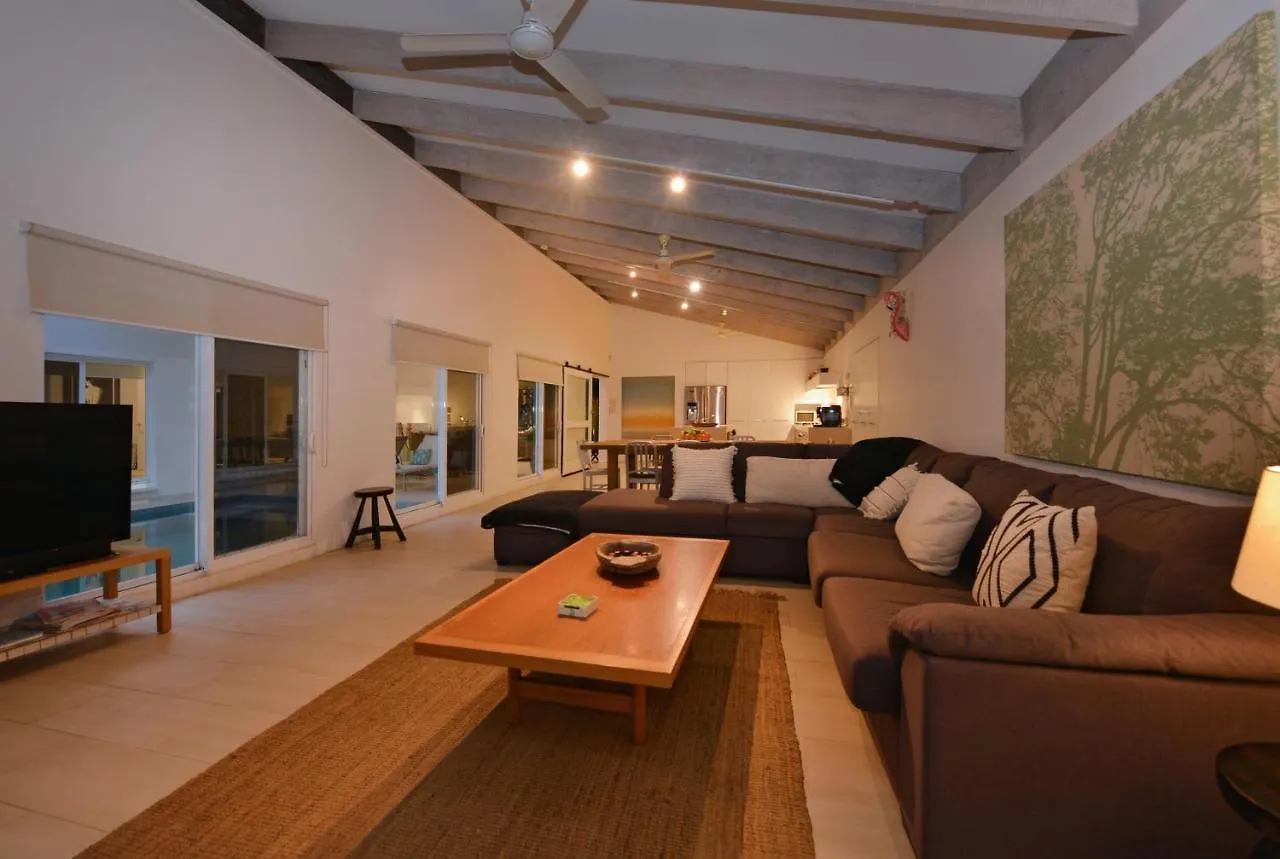 Pavilions In The Palms Heated Pool Short Path To Beach Five Bedrooms Sleeps 14 Port Douglas