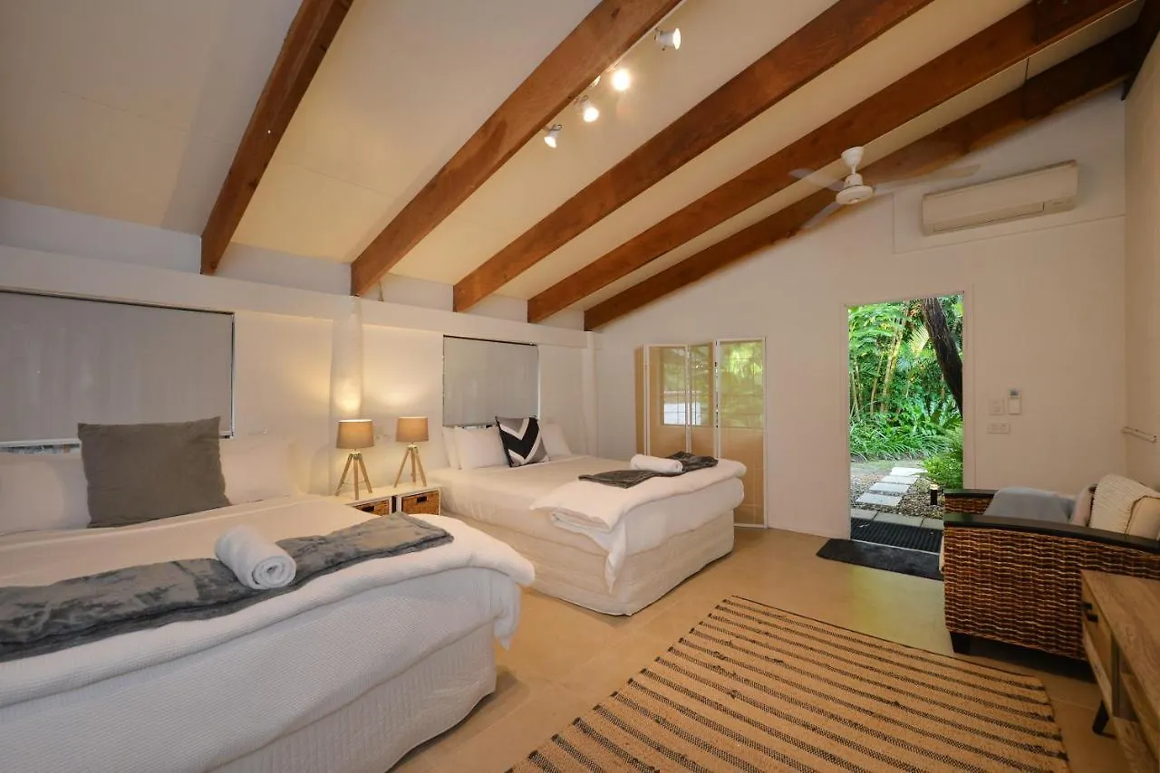 Pavilions In The Palms Heated Pool Short Path To Beach Five Bedrooms Sleeps 14 Port Douglas Australia