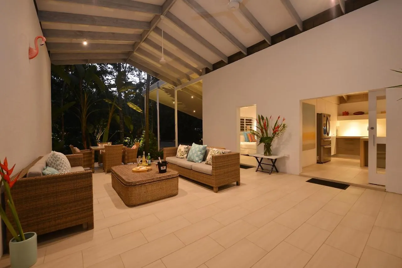 Holiday home Pavilions In The Palms Heated Pool Short Path To Beach Five Bedrooms Sleeps 14 Port Douglas
