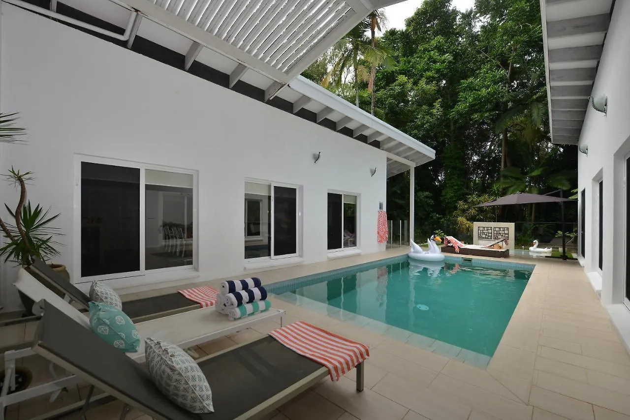 Pavilions In The Palms Heated Pool Short Path To Beach Five Bedrooms Sleeps 14 Port Douglas 0*,